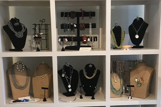 Jewelry & Accessories